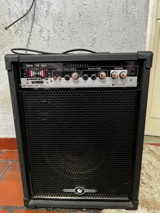 VENDO UMA CAIXA DE SOM ACUSTICA MODELO BT-FRHAM