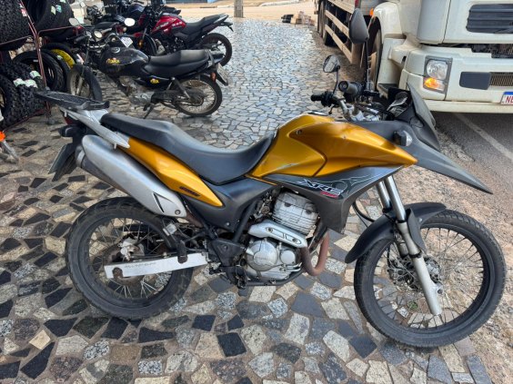 Xre300 amarela  2010/2010 