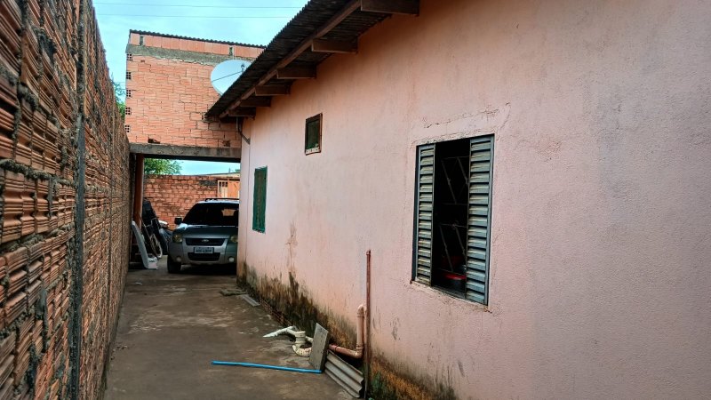 Vende-se casa na zona sul