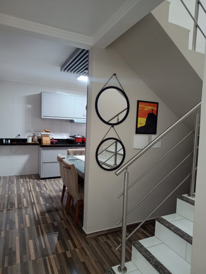 VENDO LINDA CASA