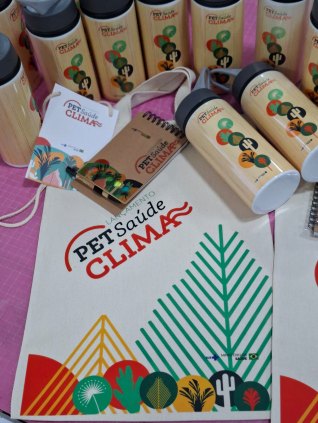 BRINDES E BOLSAS ARTESANAIS 