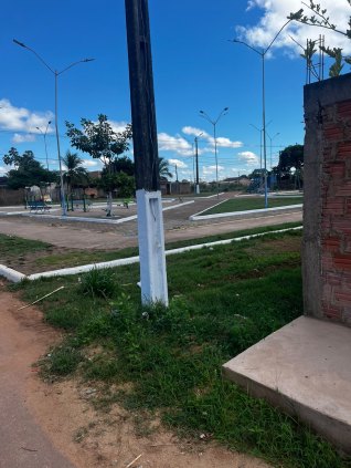 Casa em Candeias do Jomari