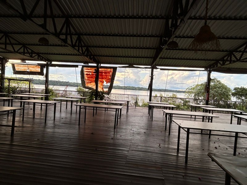  ALUGA-SE UM EXCELENTE PONTO COMERCIAL 