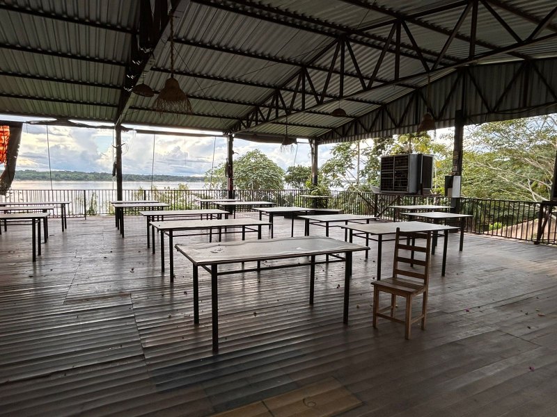  ALUGA-SE UM EXCELENTE PONTO COMERCIAL 