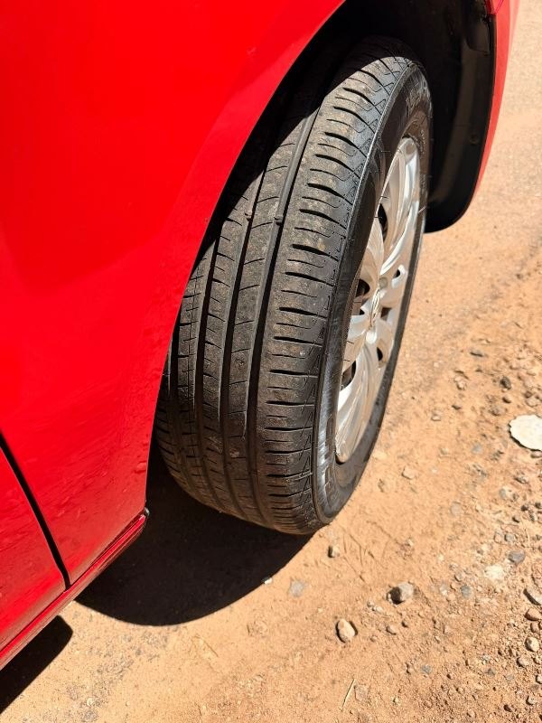 VENDE-SE ! Volkswagen Fox 1.0 MI Total Flex 8V 5P 2014