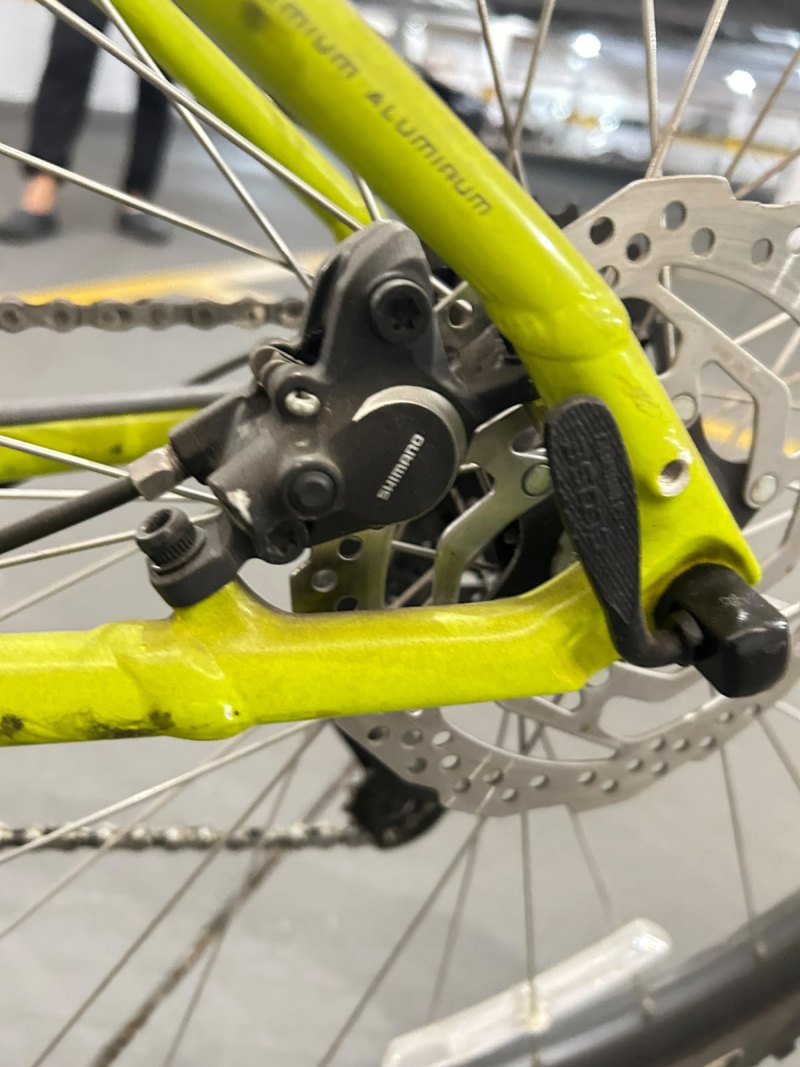 VENDE-SE UMA BICICLETA SPECIALIZED  