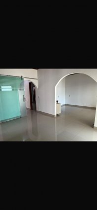 Vende-se uma casa no bairro Aponiã, próximo ao novo meta 21 da Calama