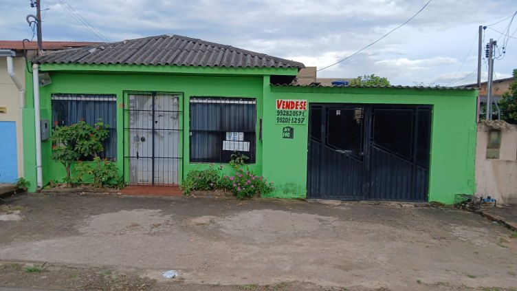 IMPERDÍVEL: Vende-se uma casa ótima localização 