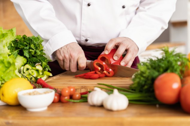 Vaga para cozinheira e auxiliar de cozinha